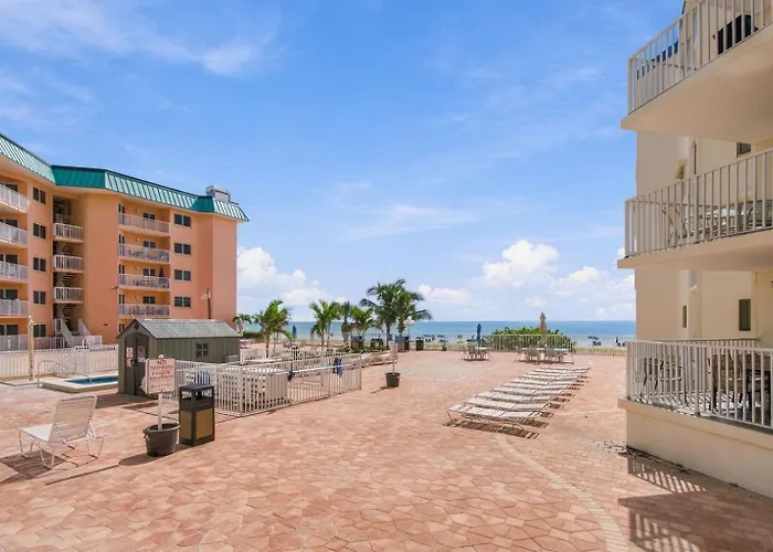 Coastal Ocean View At Palms