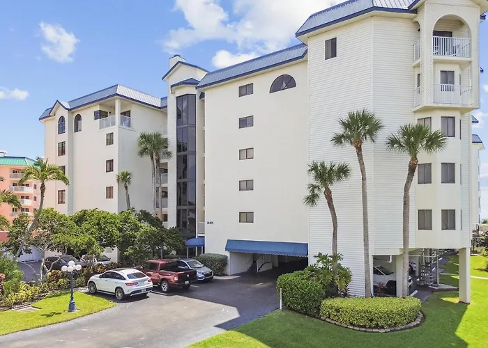 Coastal Ocean View At Palms *